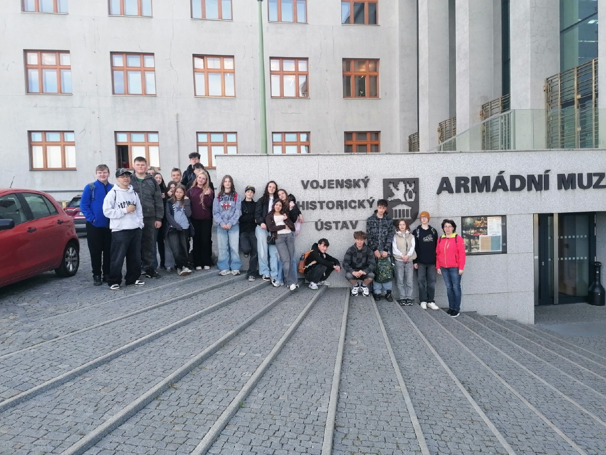 ARMÁDNÍ MUZEUM  ŽIŽKOV -  EXKURZE VIII. C