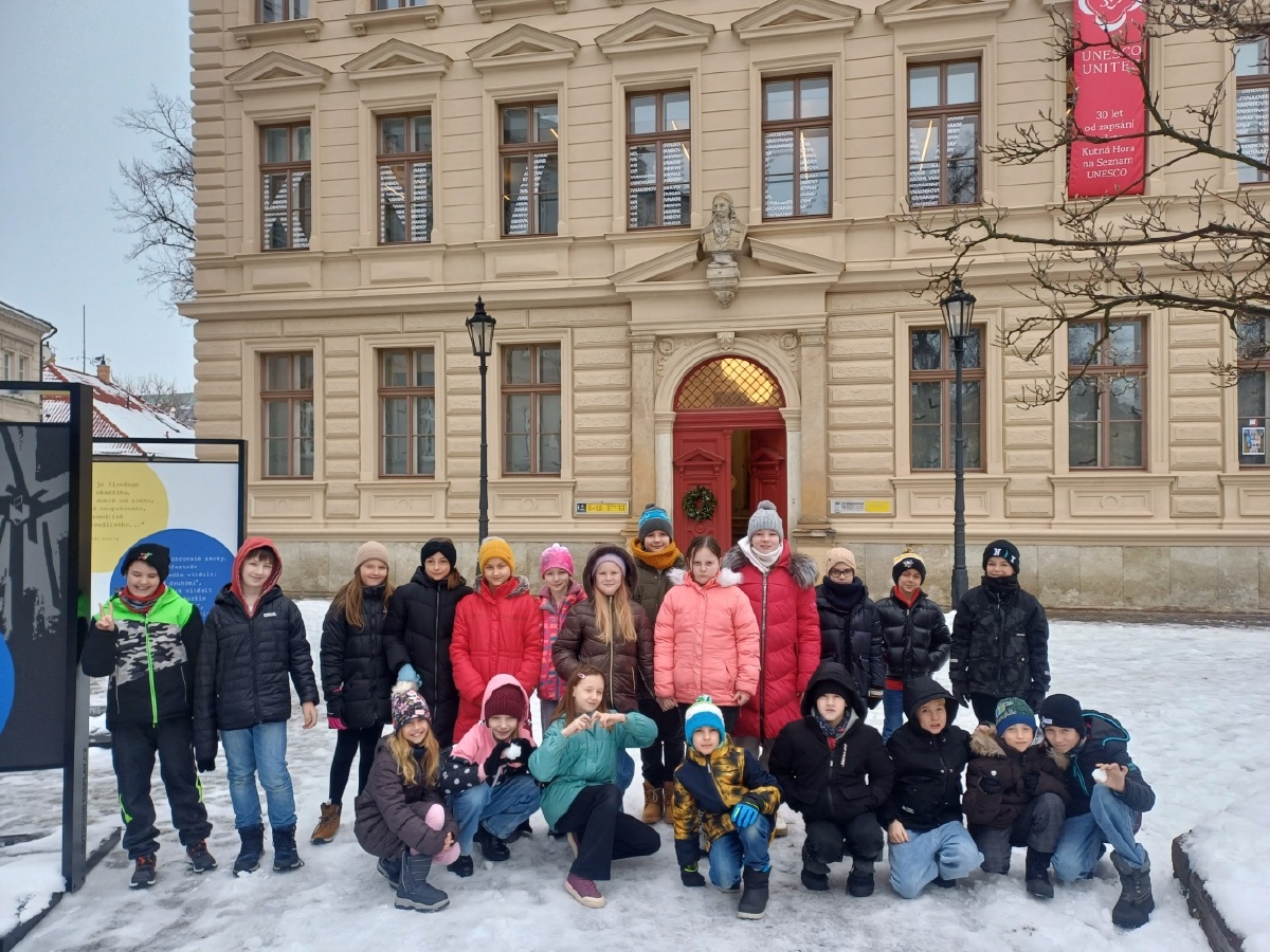 IV.D se seznámila se sedmi divy světa