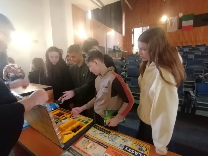 Osmáci absolvovali seminář o třídění odpadu na SPŠ